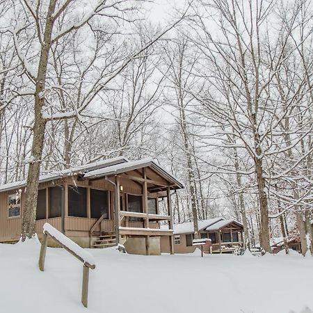 Burr Oak Lodge And Conference Center Glouster Exteriör bild