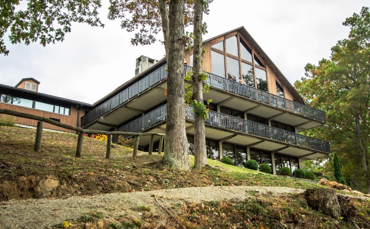 Burr Oak Lodge And Conference Center Glouster Exteriör bild