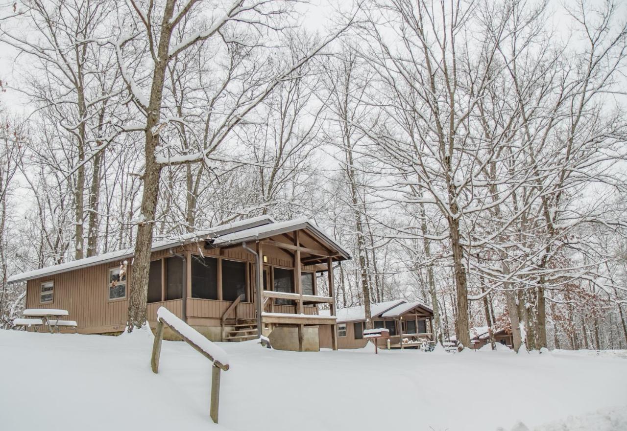 Burr Oak Lodge And Conference Center Glouster Exteriör bild