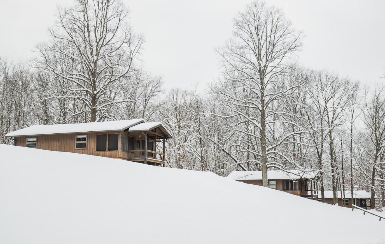 Burr Oak Lodge And Conference Center Glouster Exteriör bild