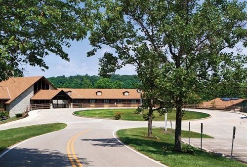 Burr Oak Lodge And Conference Center Glouster Exteriör bild